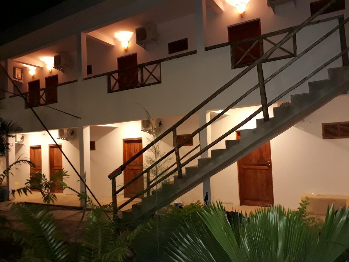27 Cafe Zanzibar Airport Hotel Eksteriør bilde