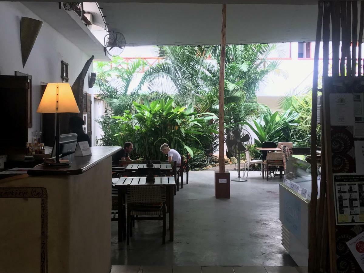 27 Cafe Zanzibar Airport Hotel Eksteriør bilde